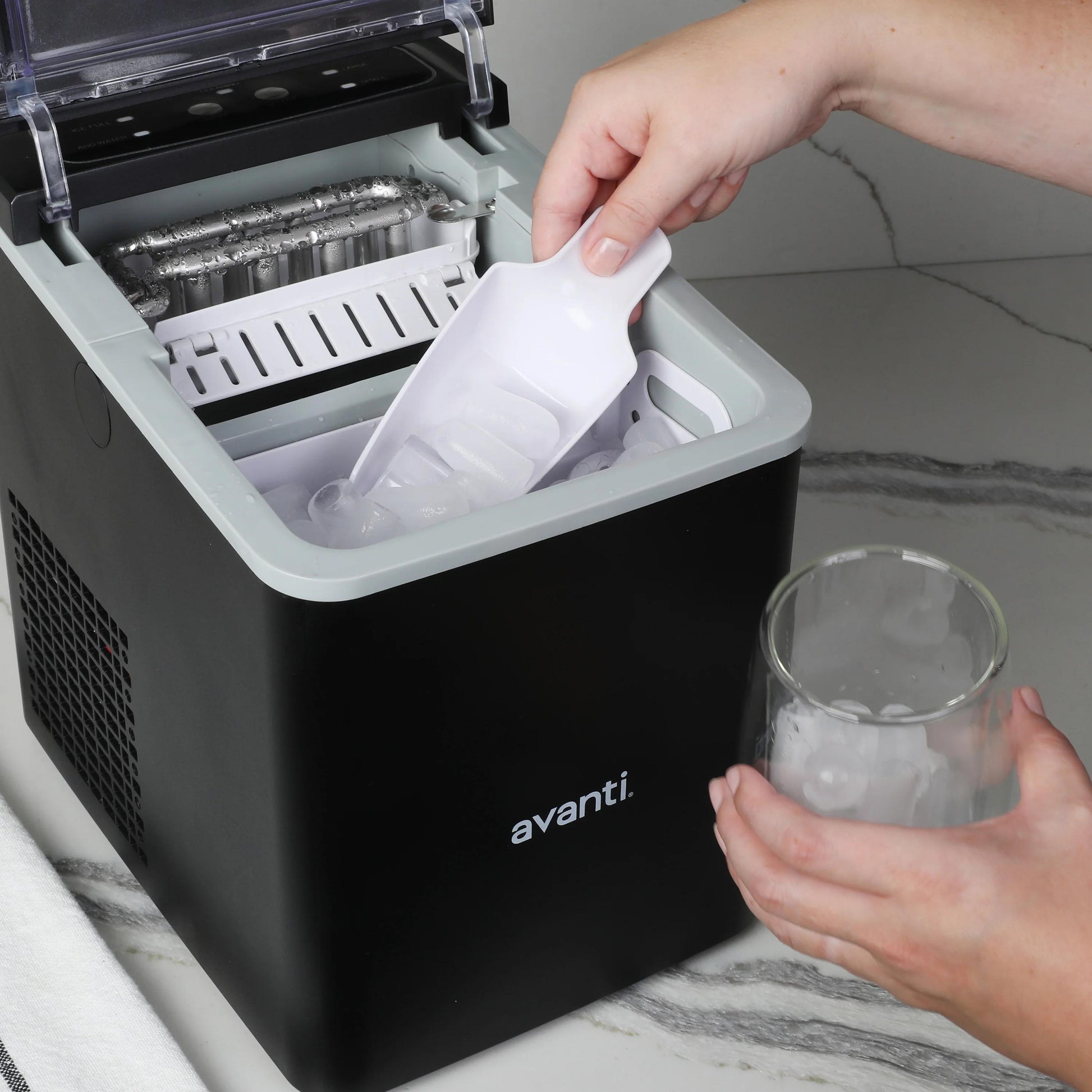 Avanti Mighty Ice Countertop Bullet Ice Maker AVIM2625BK IMAGE 4