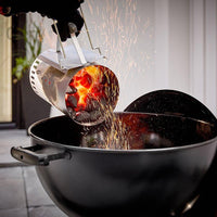 Weber 22-inch Original Kettle® Charcoal Grill 1501278 IMAGE 10