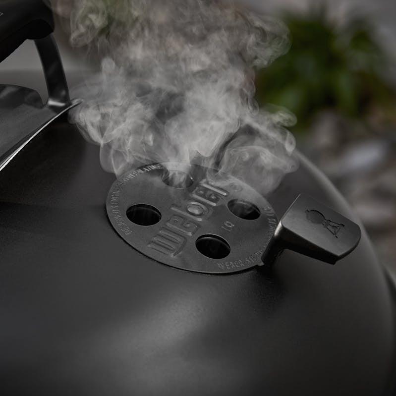 Weber 22-inch Original Kettle® Charcoal Grill 1501278 IMAGE 6