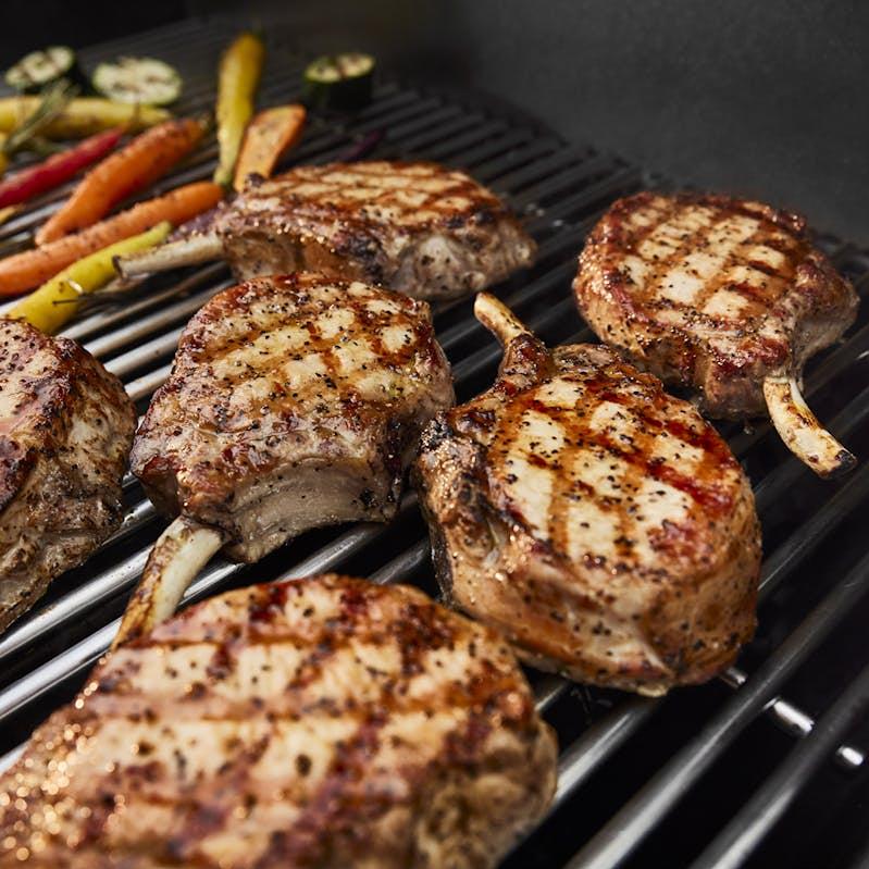 Weber Genesis® E-330 Gas Grill Stealth® Edition - Propane 1501465 IMAGE 6