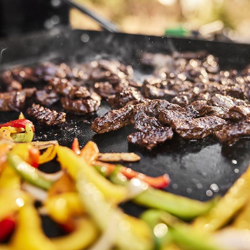 Weber 28-inch Slate™ Rust-Resistant Griddle - Natural Gas 846735 IMAGE 3