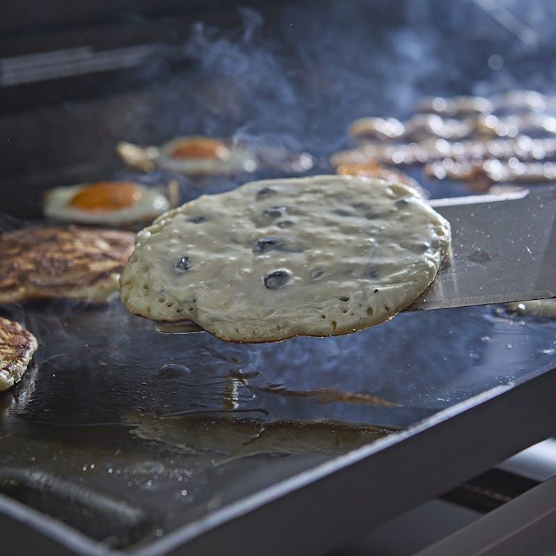 Weber 28-inch Slate™ Rust-Resistant Griddle - Natural Gas 846735 IMAGE 4