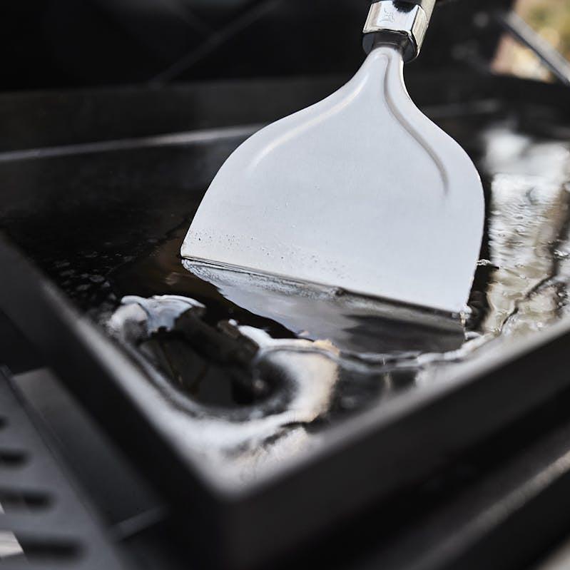 Weber 28-inch Slate™ Rust-Resistant Griddle - Natural Gas 846735 IMAGE 6