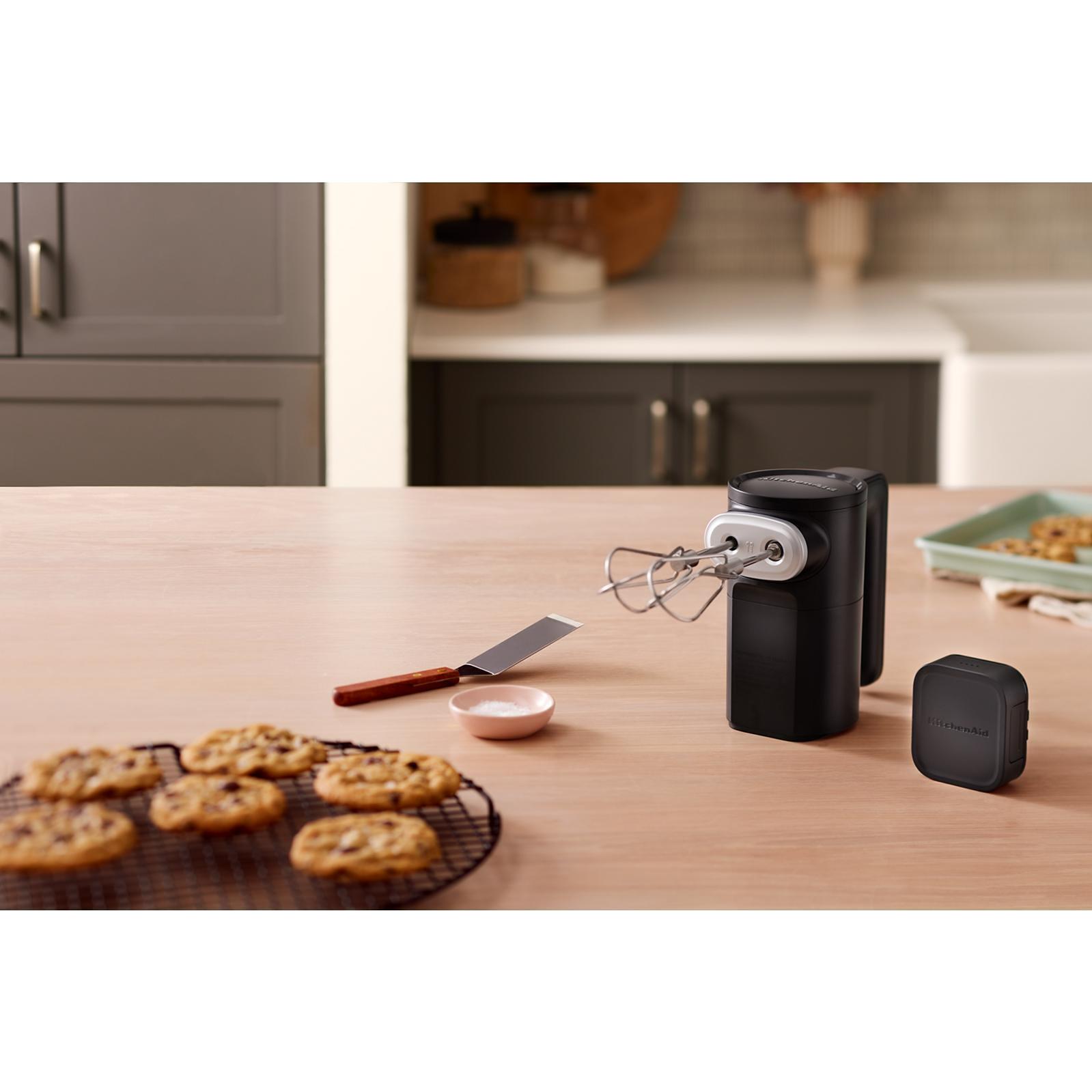 KitchenAid Go™ Cordless Hand Mixer - battery included KHMR762BM IMAGE 12