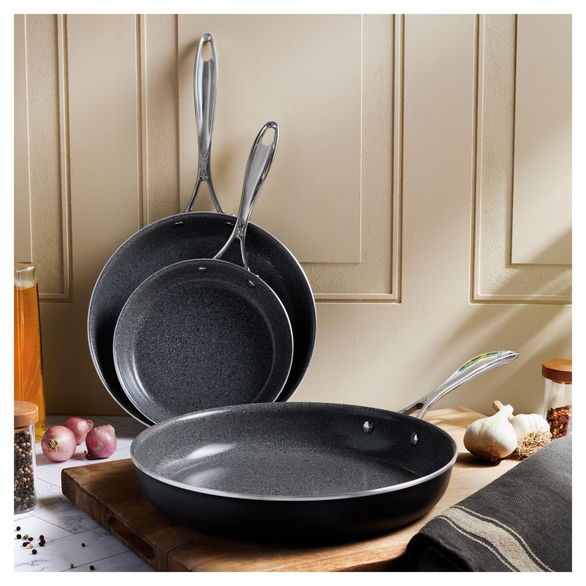 Henckels Capri Ceramic Nonstick Fry Pan Set, 3 pc 1033014 IMAGE 2