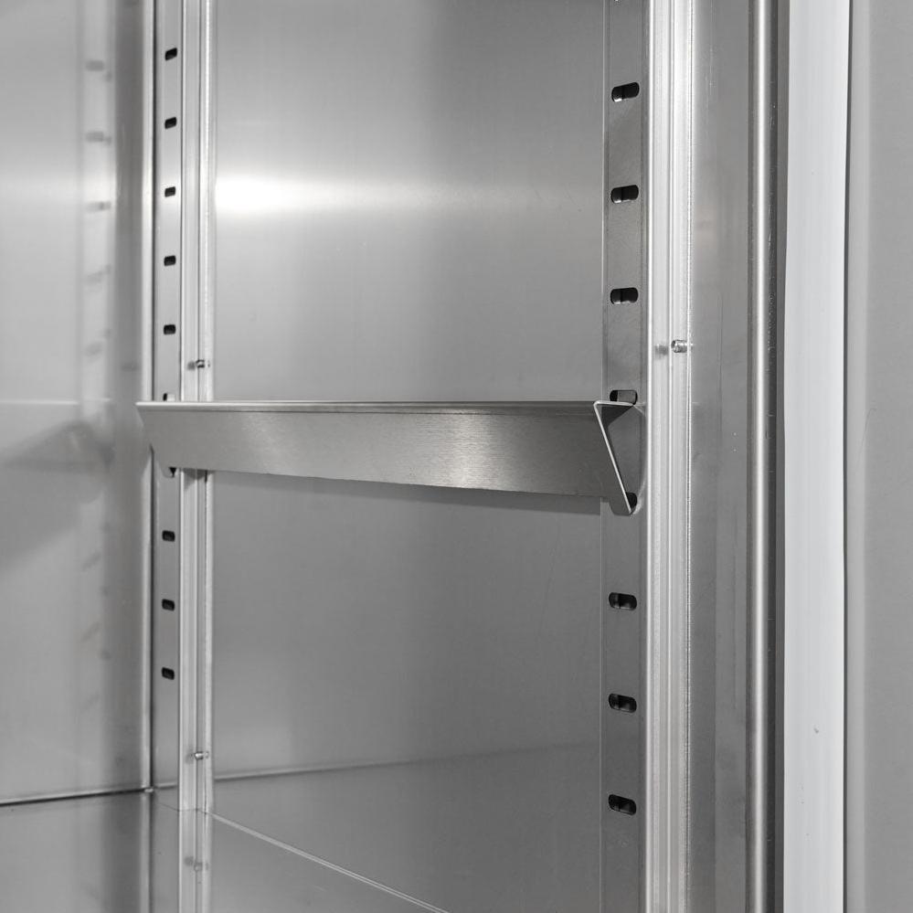 Coyote 31-inch Sealed Dry Storage Pantry C3-DPC31 IMAGE 3