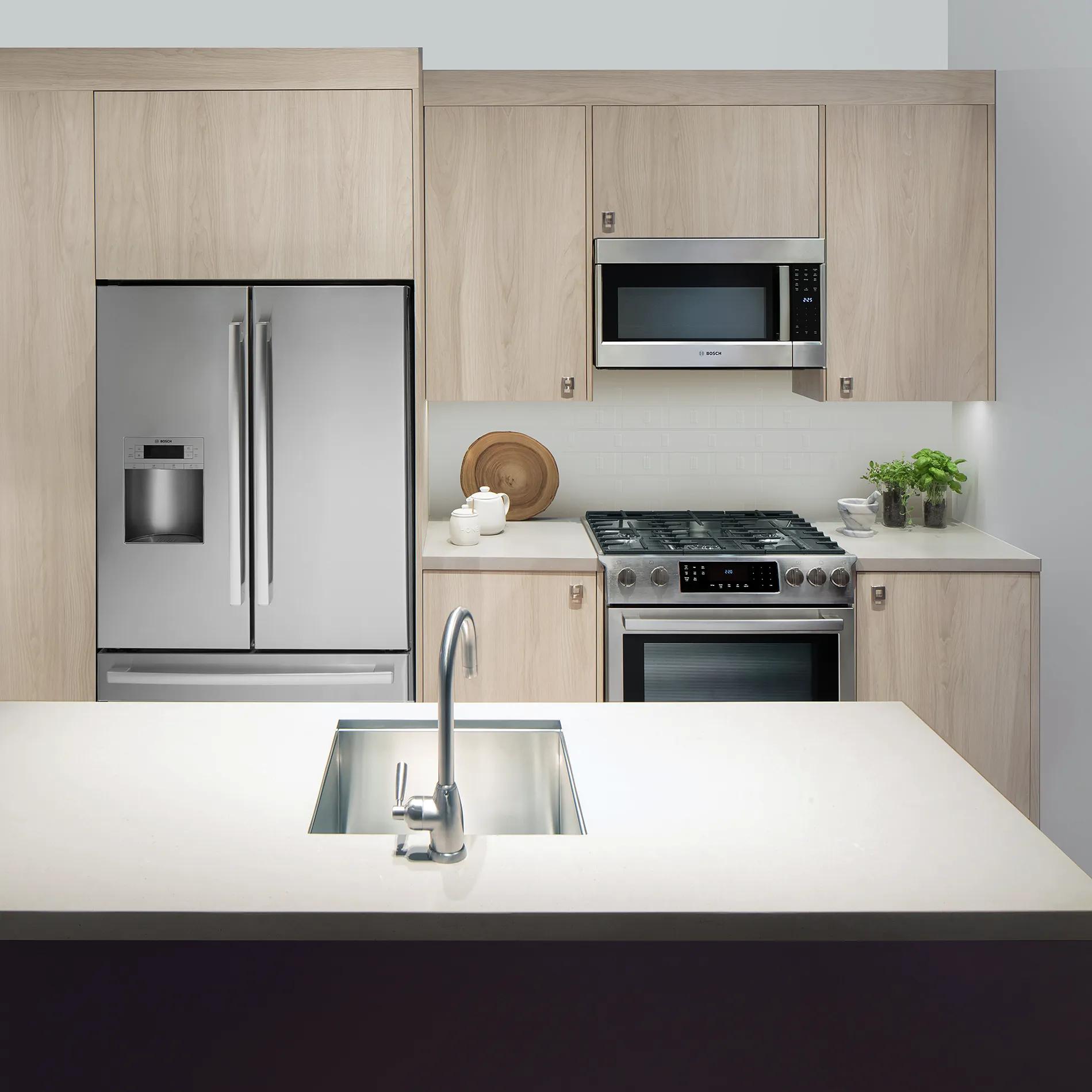 Bosch 30-inch 300 Series Over-The-Range Microwave with Left Side Opening Door HMV3054C IMAGE 9
