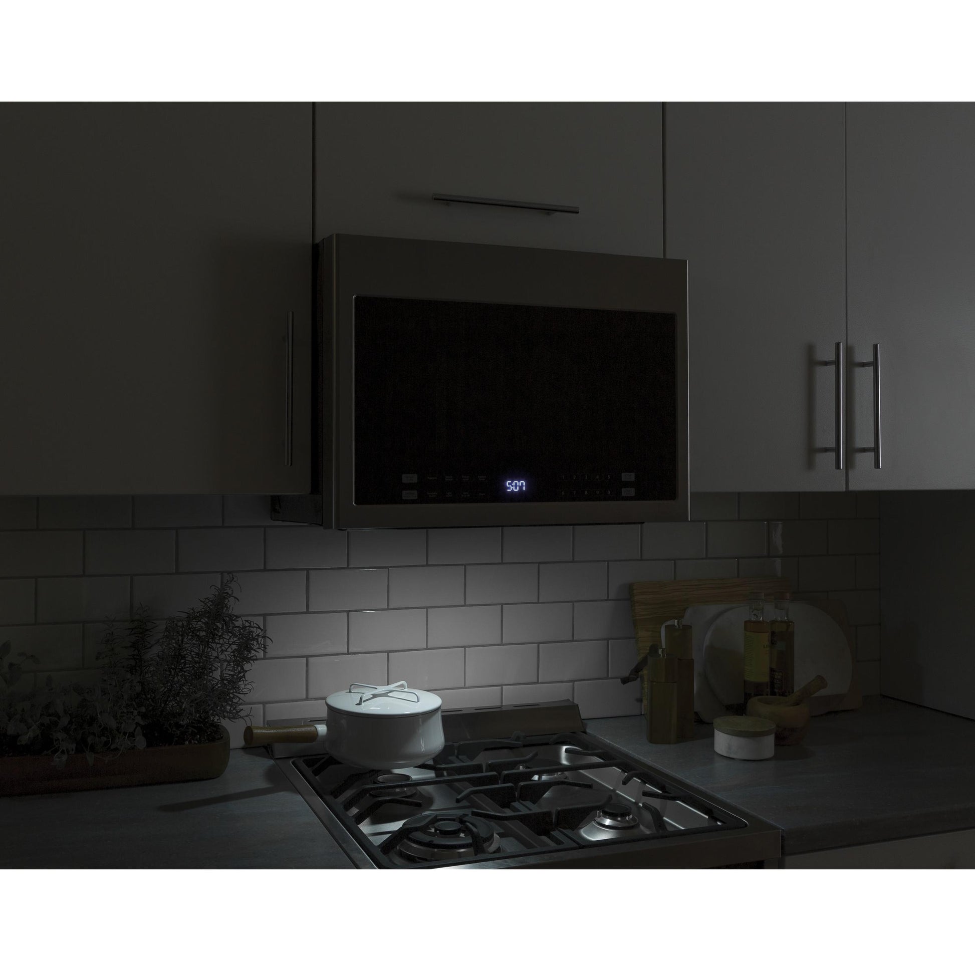 Haier Microwave Ovens Over-the-Range HMV1472BHS IMAGE 7