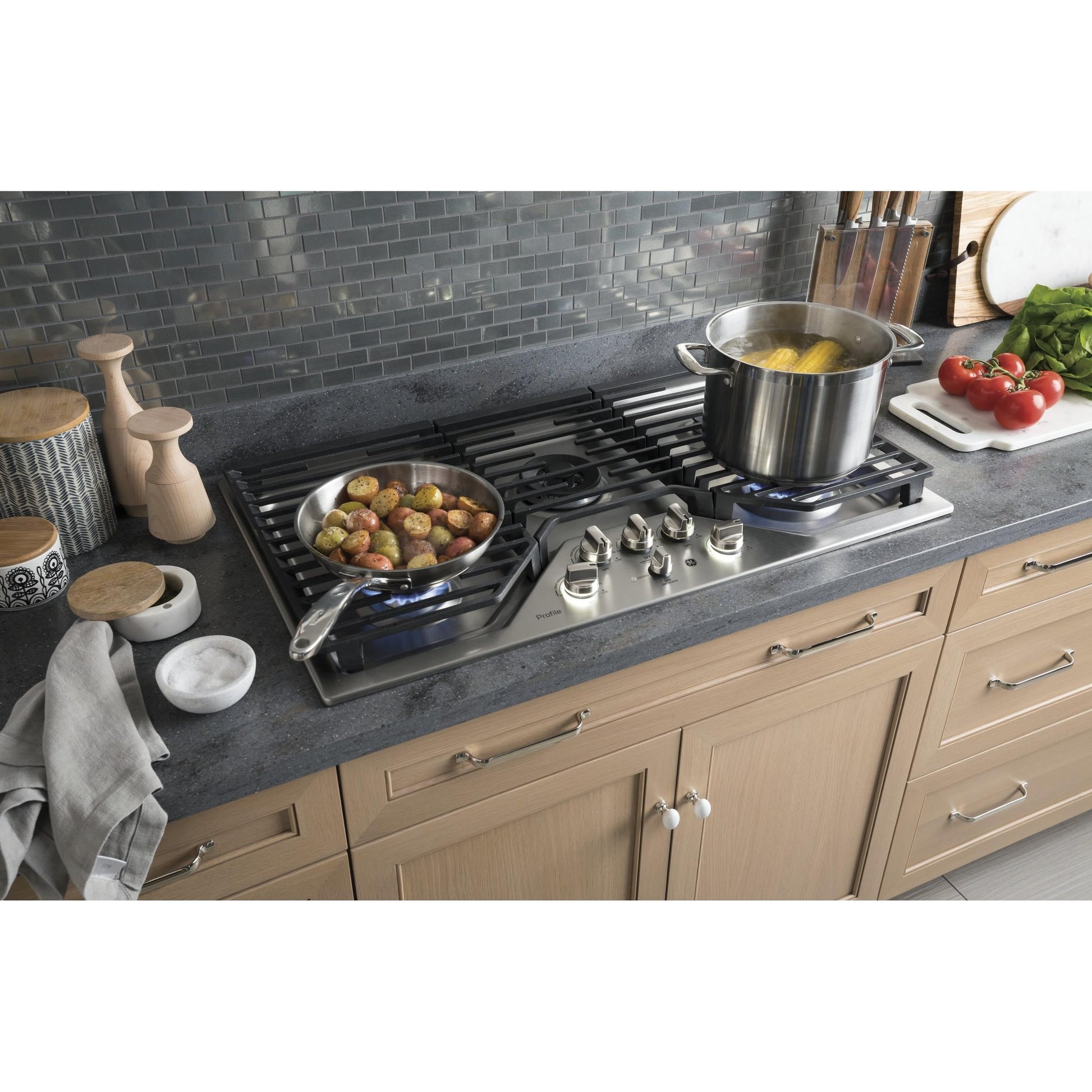 GE Profile Cooktops Gas PGP9036SLSS IMAGE 6