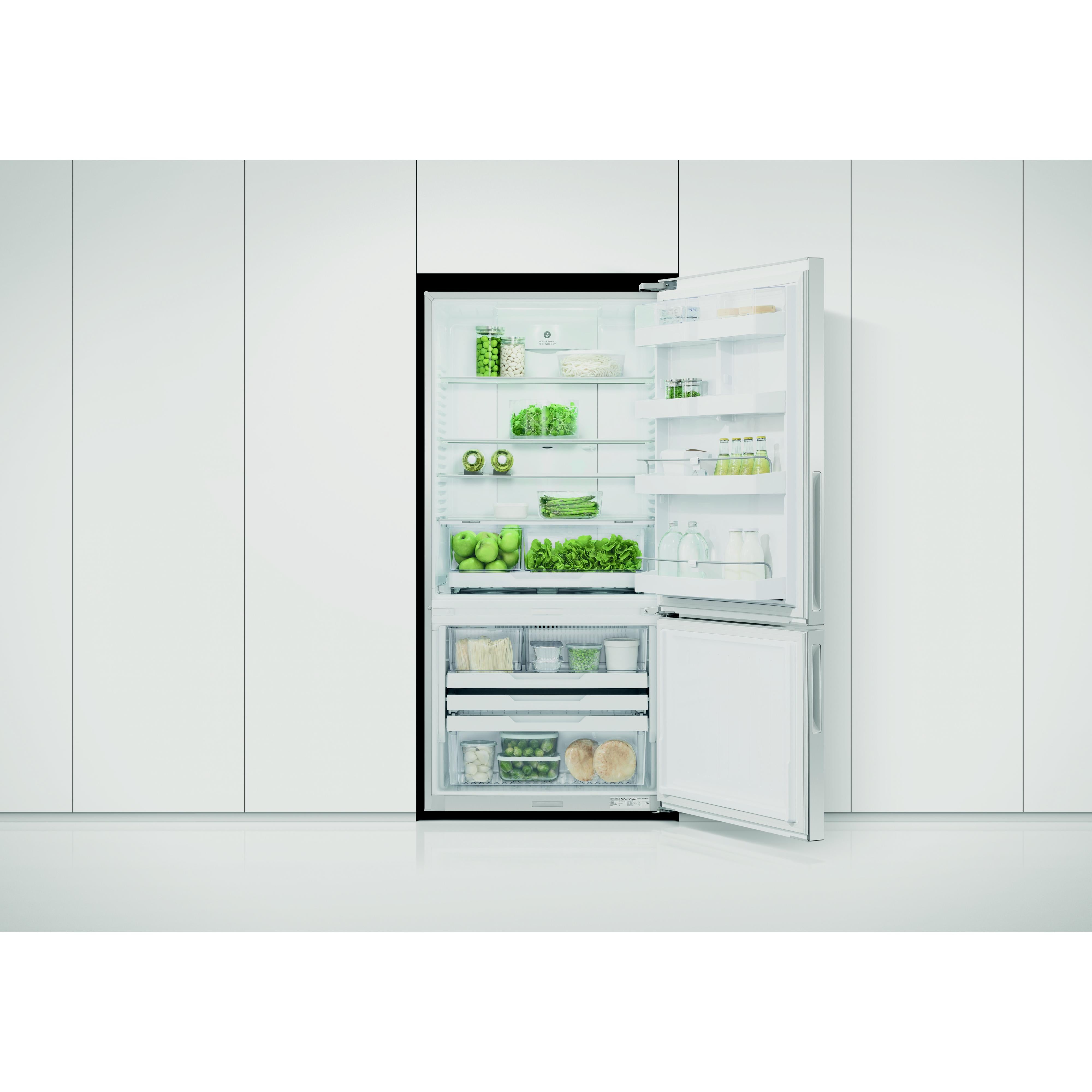 Fisher & Paykel 32-inch, 17.6 cu. ft. Counter-Depth Bottom Freezer Refrigerator with ActiveSmart™ RF170BRPX6 N IMAGE 5