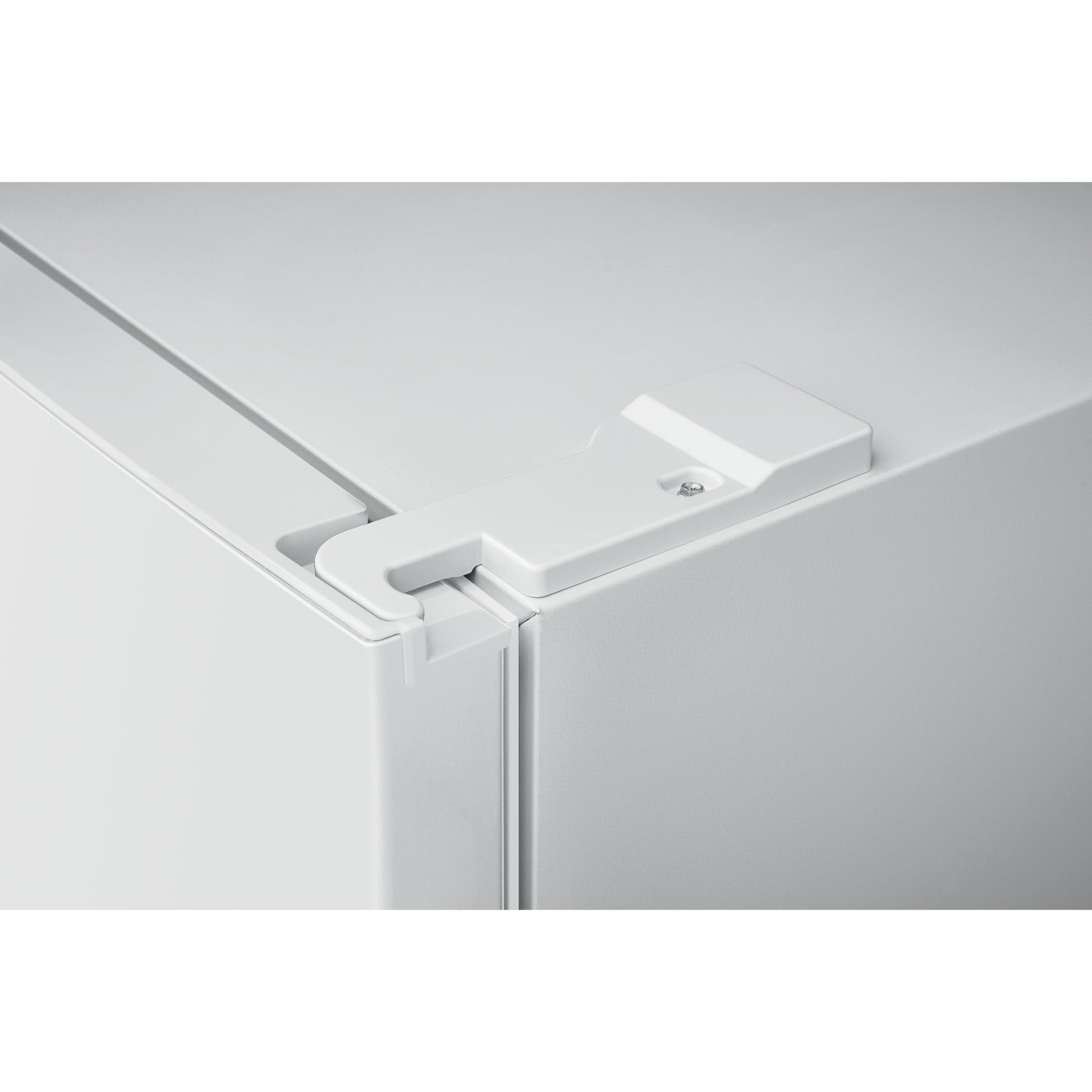 Frigidaire Refrigerators Top Freezer FFET1022UW IMAGE 8
