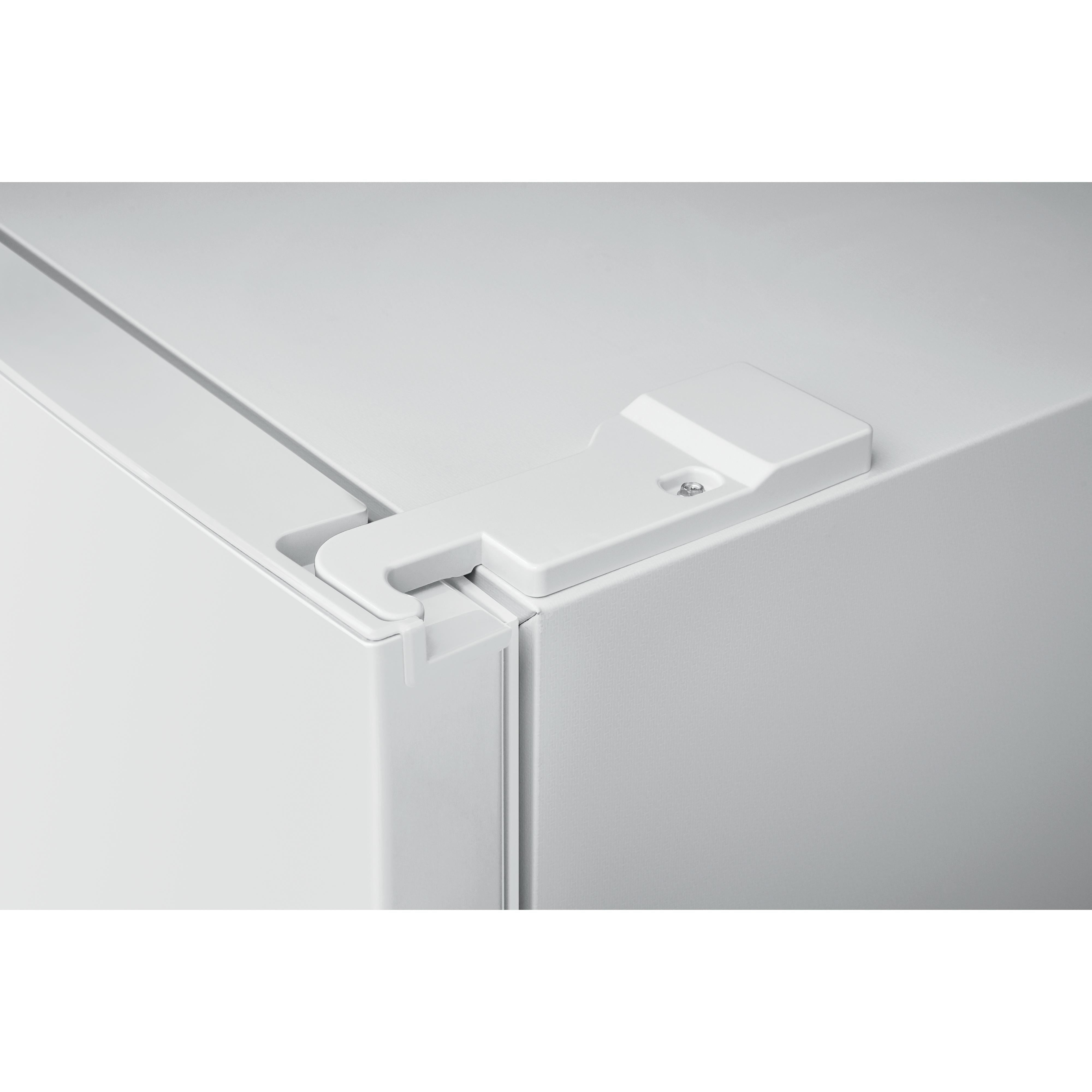 Frigidaire Refrigerators Top Freezer FFET1022UW IMAGE 8