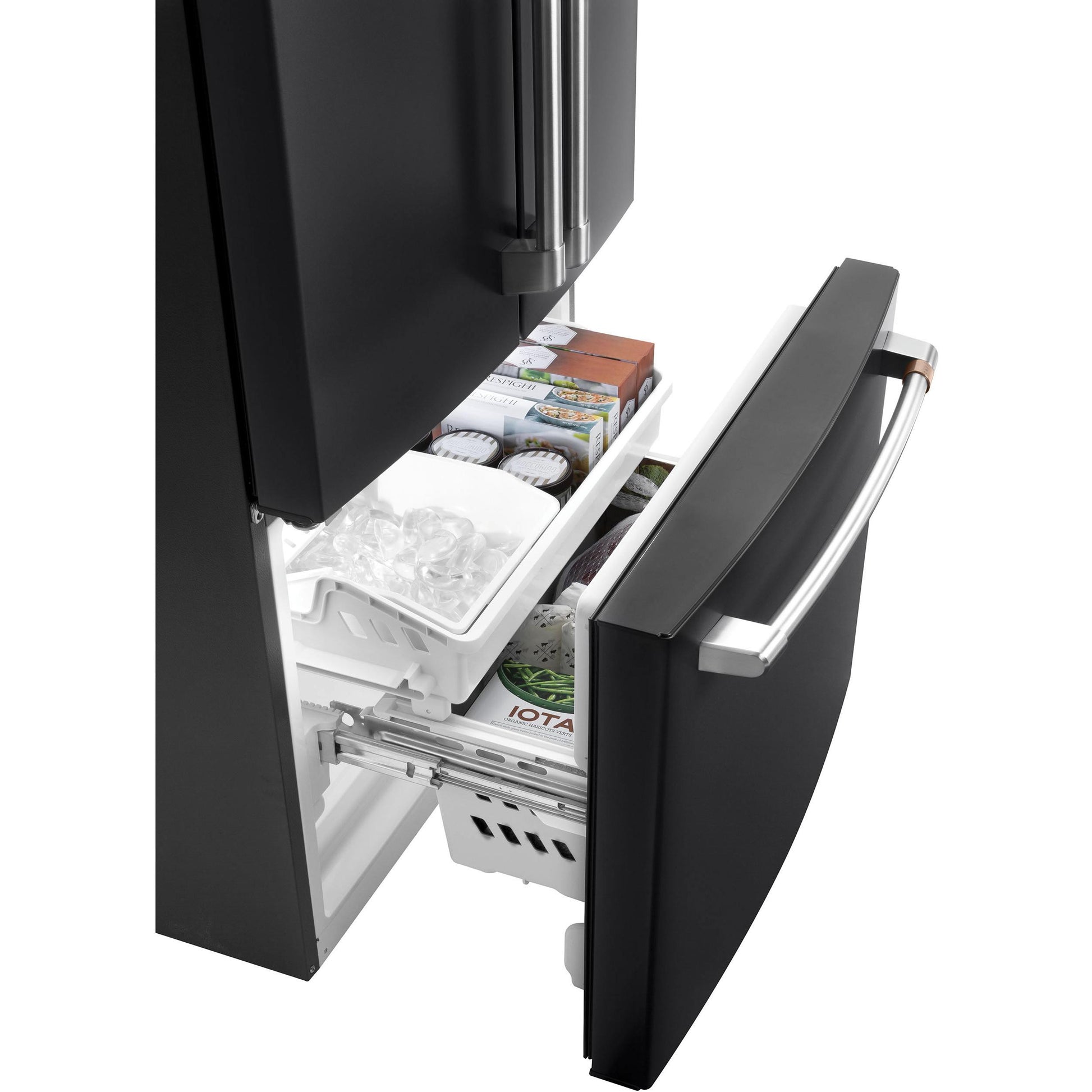 Café Refrigerators French 3-Door CWE19SP3ND1 IMAGE 4