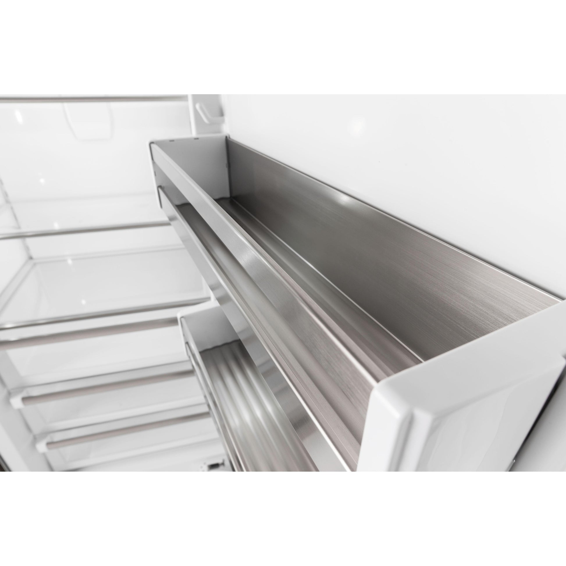 Viking 30-inch, 16.4 cu.ft. Built-in All Refrigerator with BlueZone™ Fresh Preservation Technology MVRI7300WRSS IMAGE 3