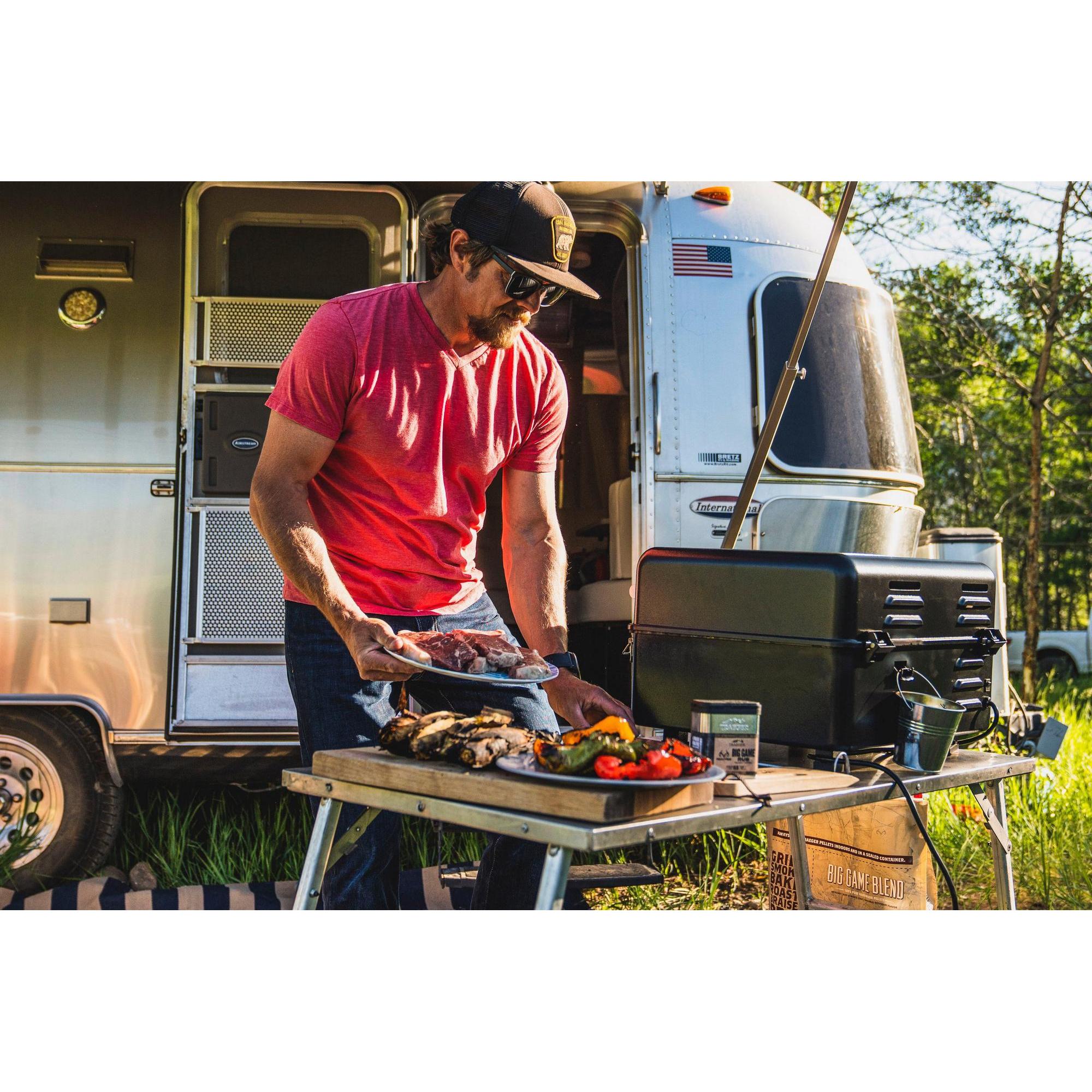 Traeger Ranger Pellet Grill & Smoker TFT18KLDC IMAGE 11