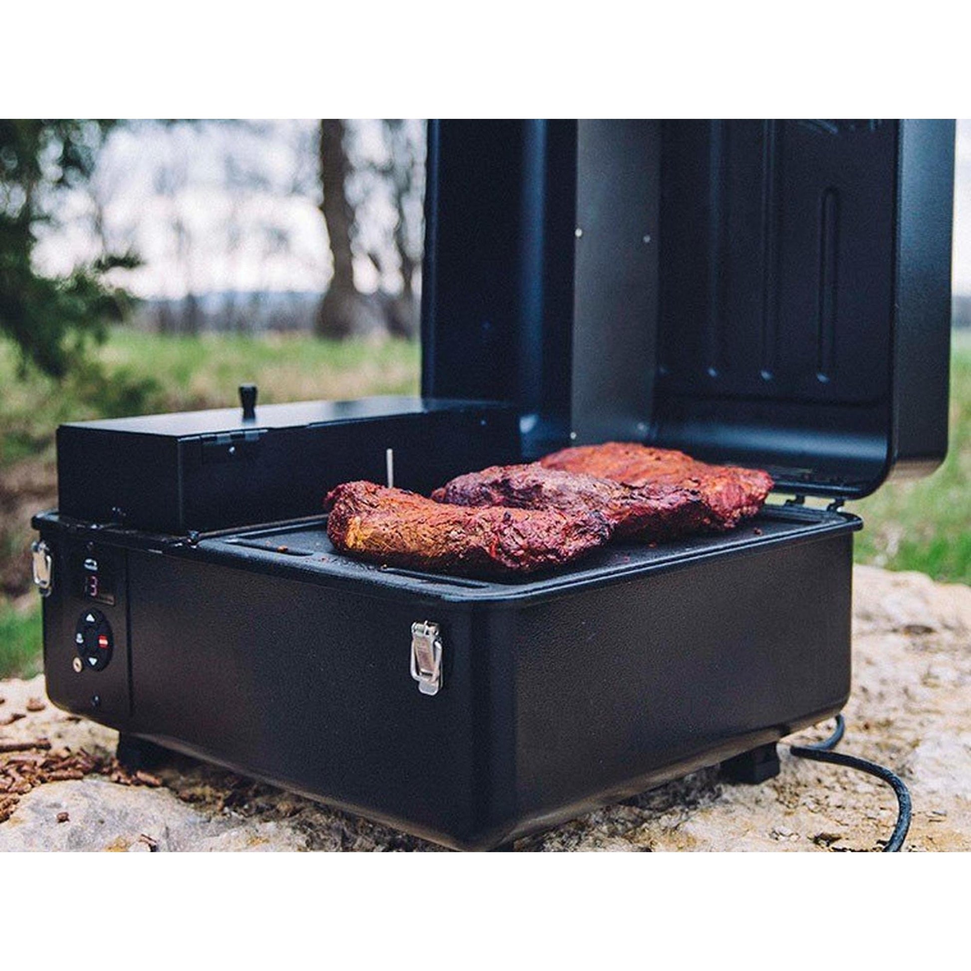 Traeger Ranger Pellet Grill & Smoker TFT18KLDC IMAGE 9