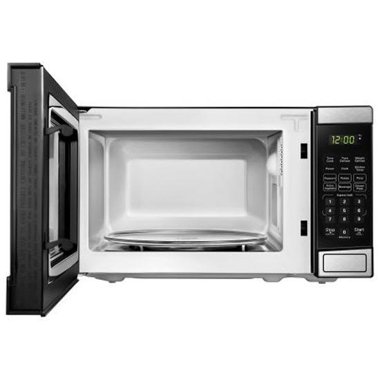 Danby 17-inch, 0.7 cu.ft. Countertop Microwave Oven with 6 Auto Cook Options DBMW0721BBS IMAGE 7