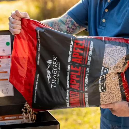 Traeger Outdoor Cooking Fuels Pellets PEL343 IMAGE 3