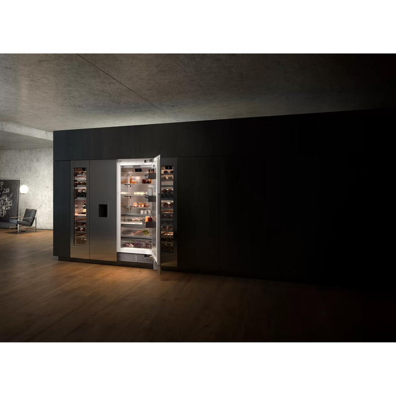Gaggenau 11.2 cu.ft. Upright Freezer with Exterior Ice and Water Dispensing System RF463707 IMAGE 12