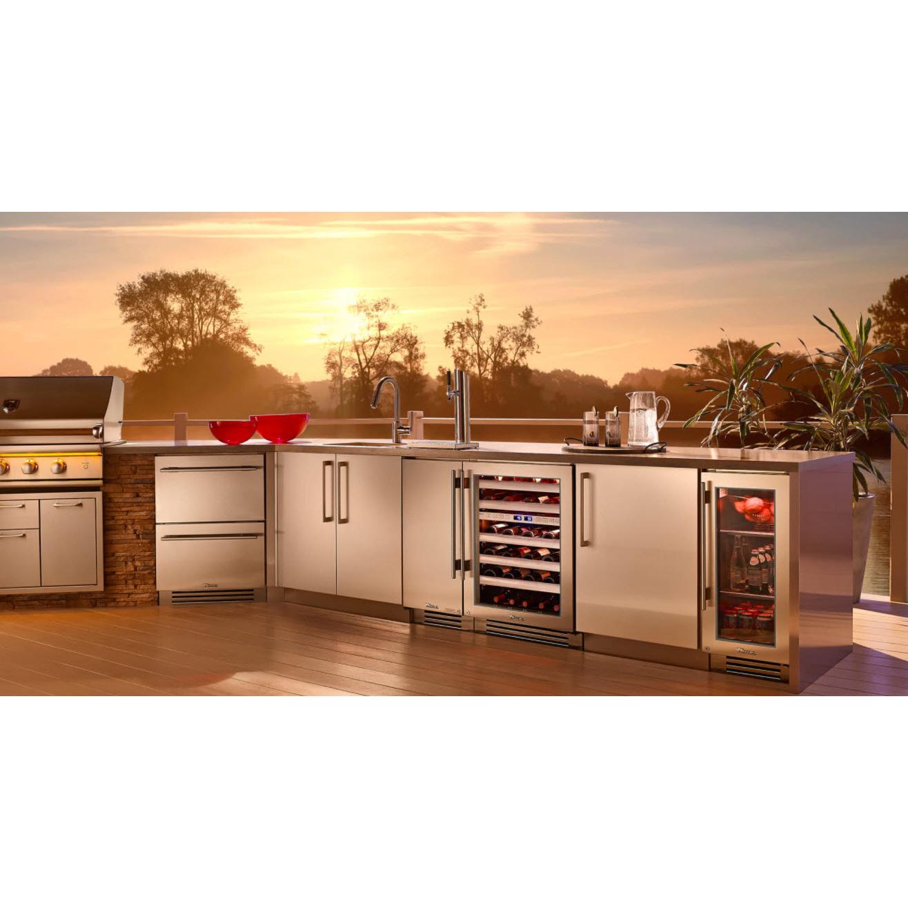 True Residential 300 Series 3.1 cu.ft. Beverage Dispenser TUR-15BD-L-SS-C IMAGE 7