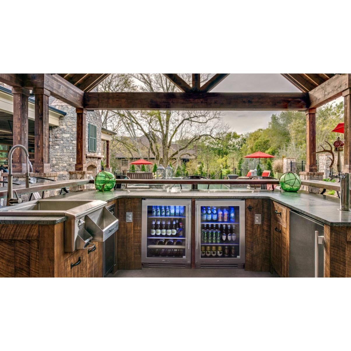 True Residential 300 Series 5.75 cu.ft. Beverage Dispenser TUR-24BD-L-SS-C IMAGE 2