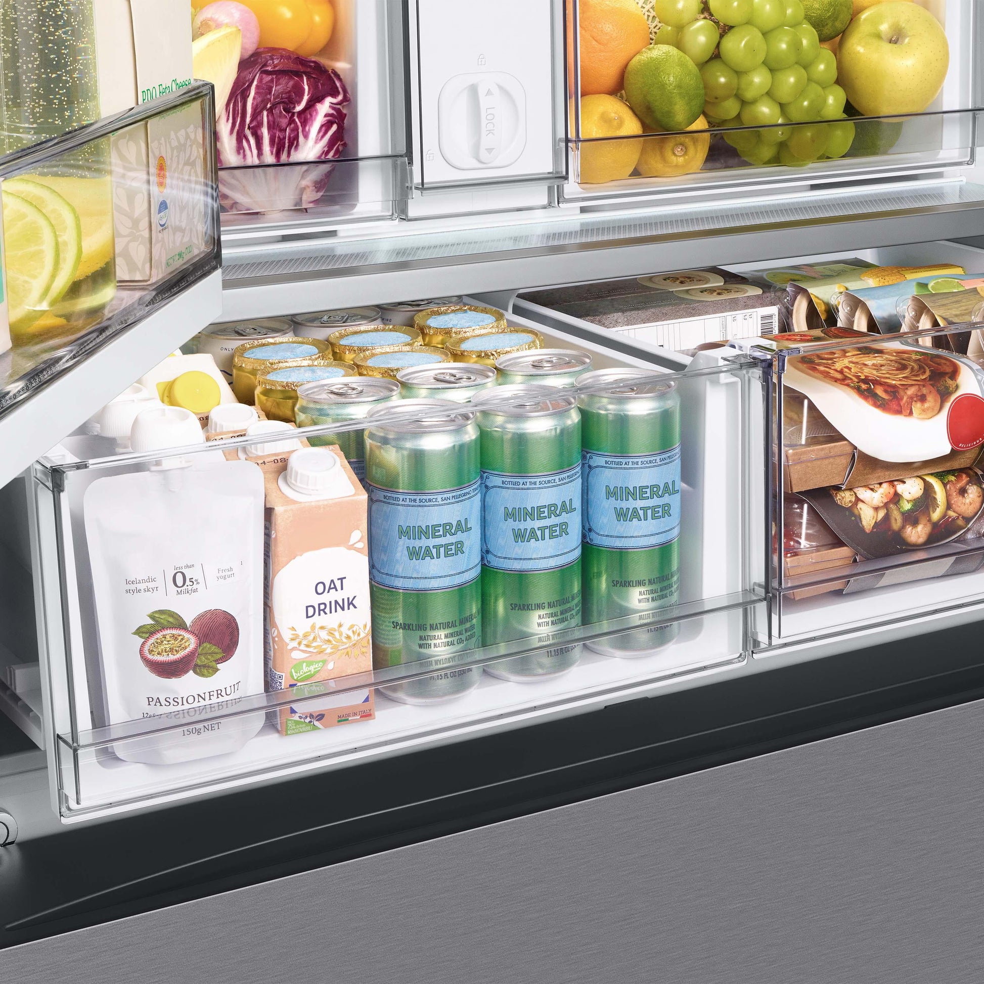 Samsung 36-inch, 30 cu.ft. Counter-Depth French 3-Door Refrigerator with Dual Ice Maker RF30BB6600QL/AA IMAGE 10