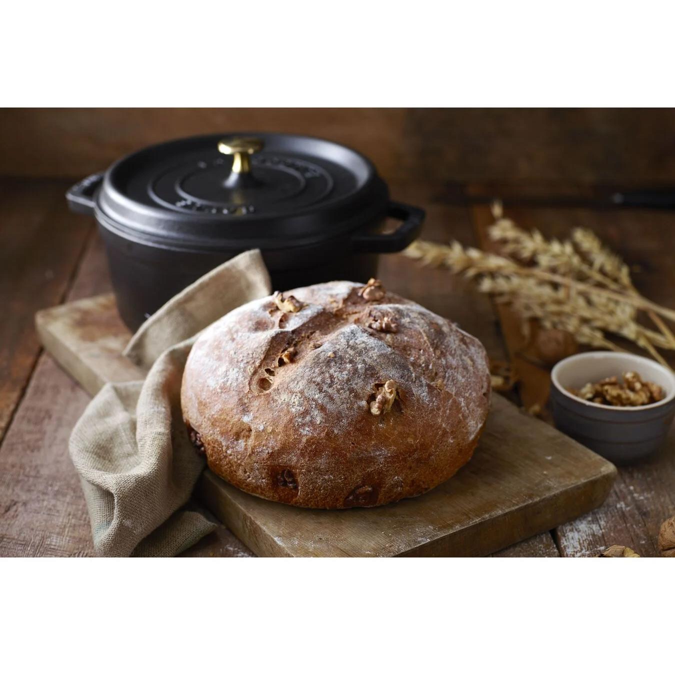 Staub 3.8 L Cast Iron Round Cocotte with Lid 40500-241 IMAGE 9