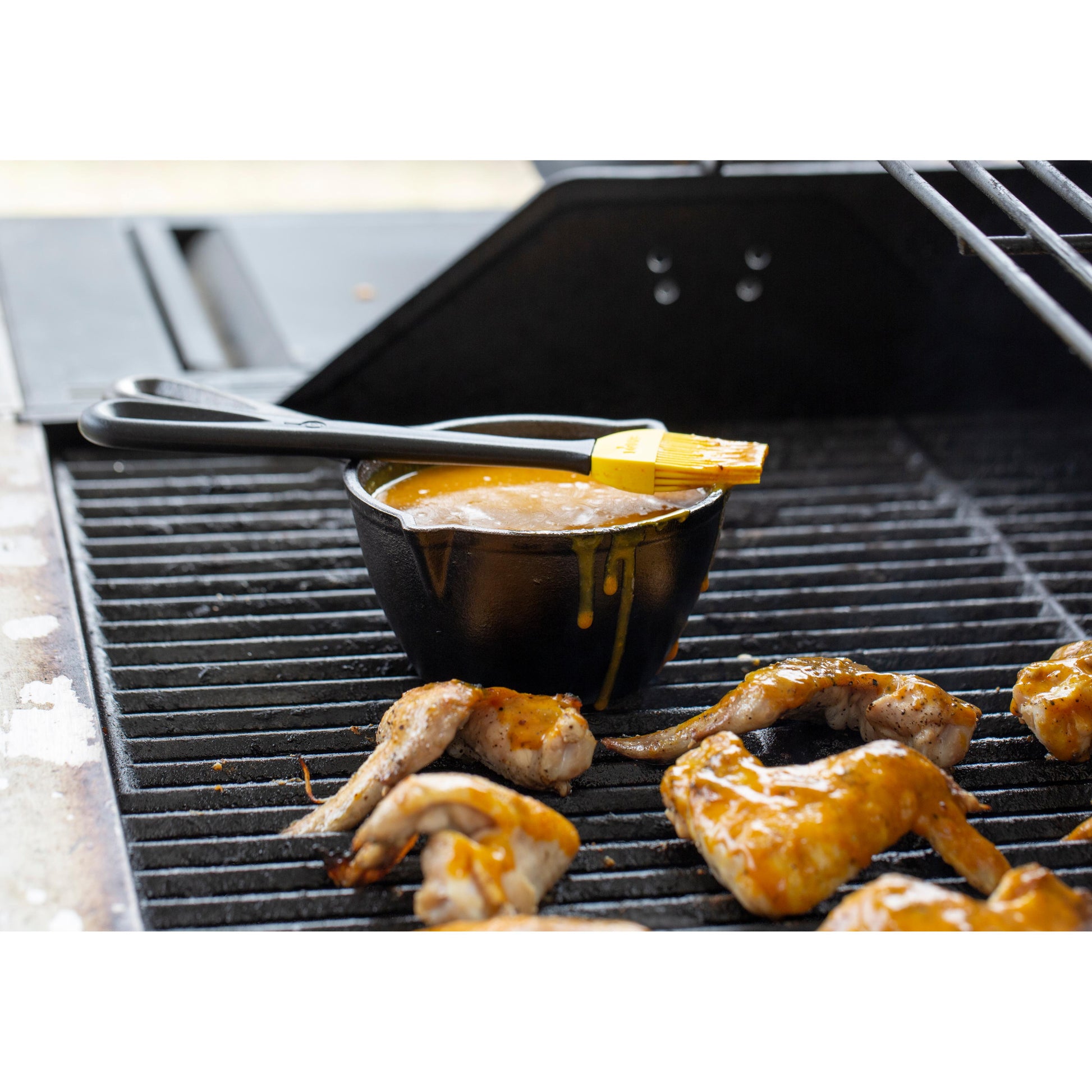 Lodge Cast Iron Melting Pot and Silicone Brush LMPB21 IMAGE 3
