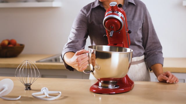 KitchenAid Artisan 5Qt Tilt-Head Stand Mixer KSM150PSFW EXTERNAL_VIDEO 2