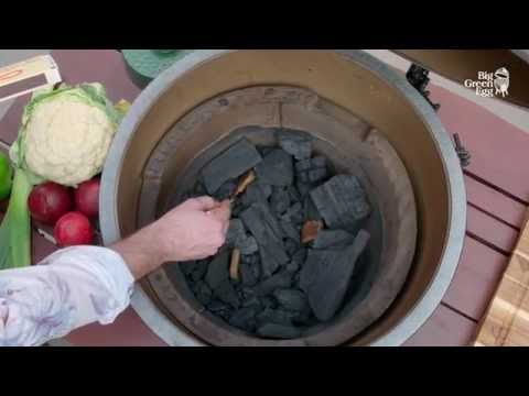 Big Green Egg Small EGG Charcoal Smoker 117601 EXTERNAL_VIDEO 3